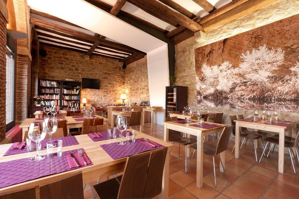 Hospederia De Alesves Hotel Villafranca Exterior photo