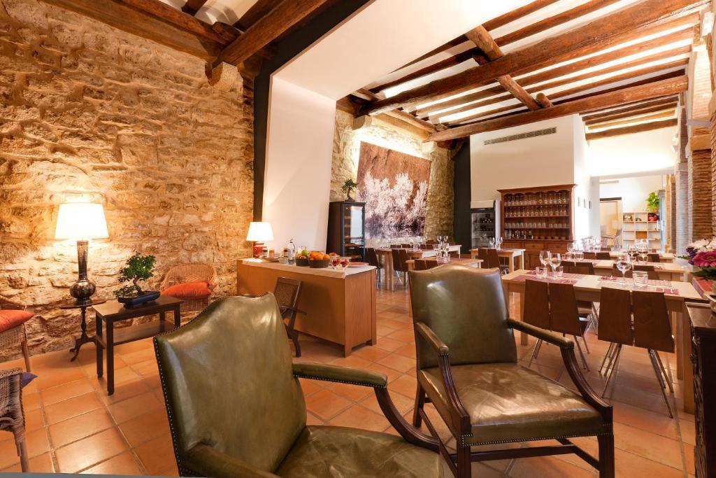 Hospederia De Alesves Hotel Villafranca Exterior photo